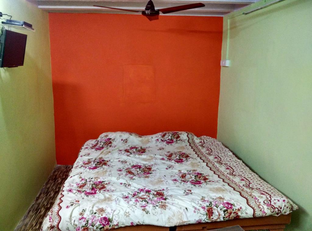 Radha Krishna Home Varanasi Esterno foto