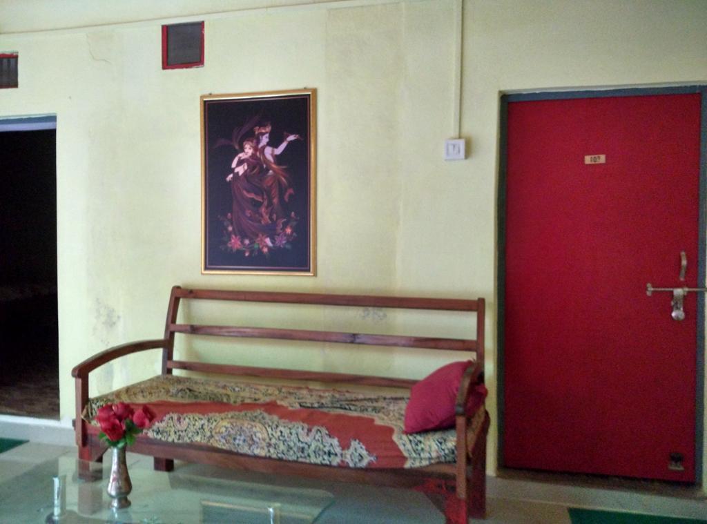 Radha Krishna Home Varanasi Esterno foto