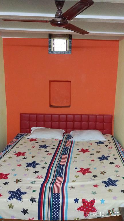Radha Krishna Home Varanasi Esterno foto