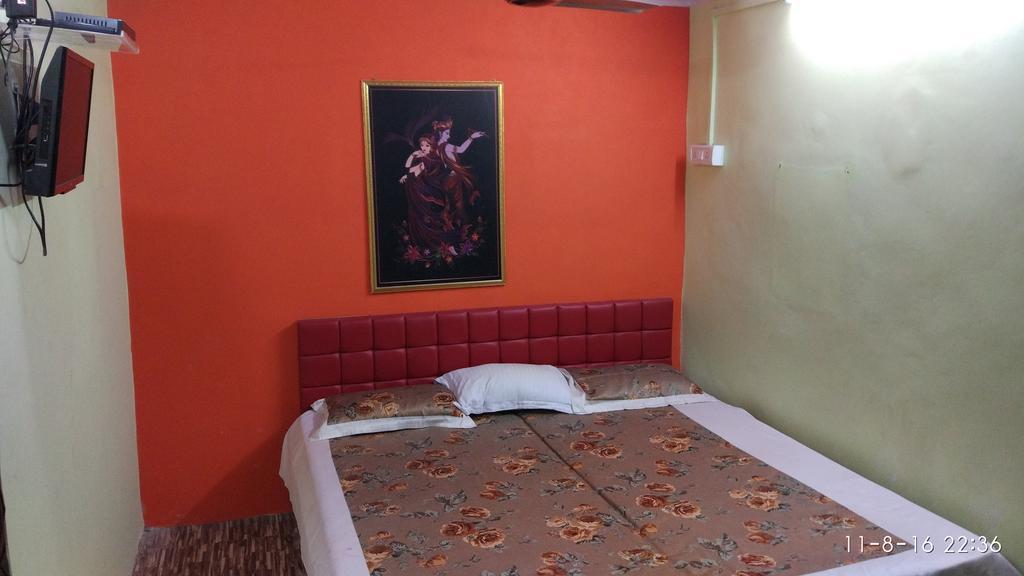 Radha Krishna Home Varanasi Esterno foto