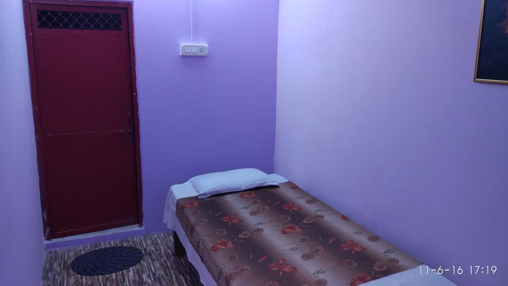 Radha Krishna Home Varanasi Esterno foto