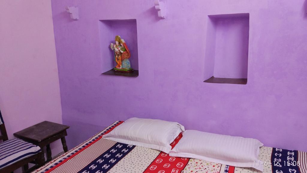 Radha Krishna Home Varanasi Esterno foto