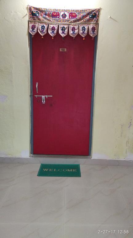 Radha Krishna Home Varanasi Esterno foto