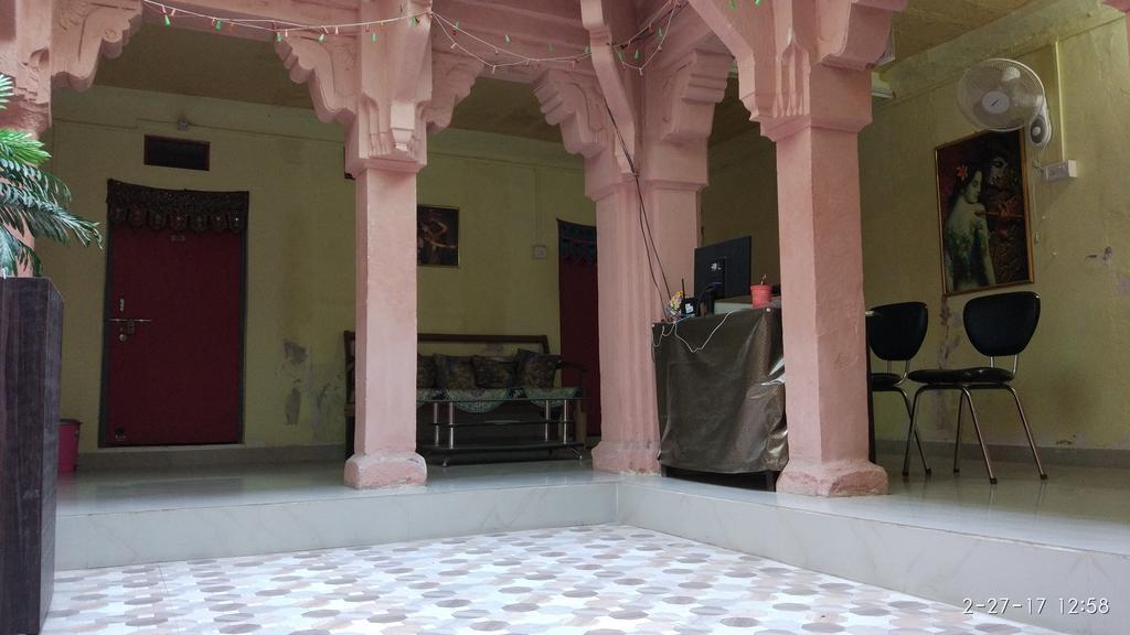 Radha Krishna Home Varanasi Esterno foto