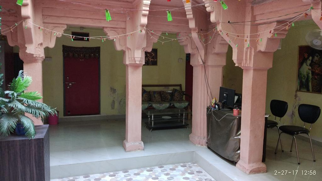 Radha Krishna Home Varanasi Esterno foto
