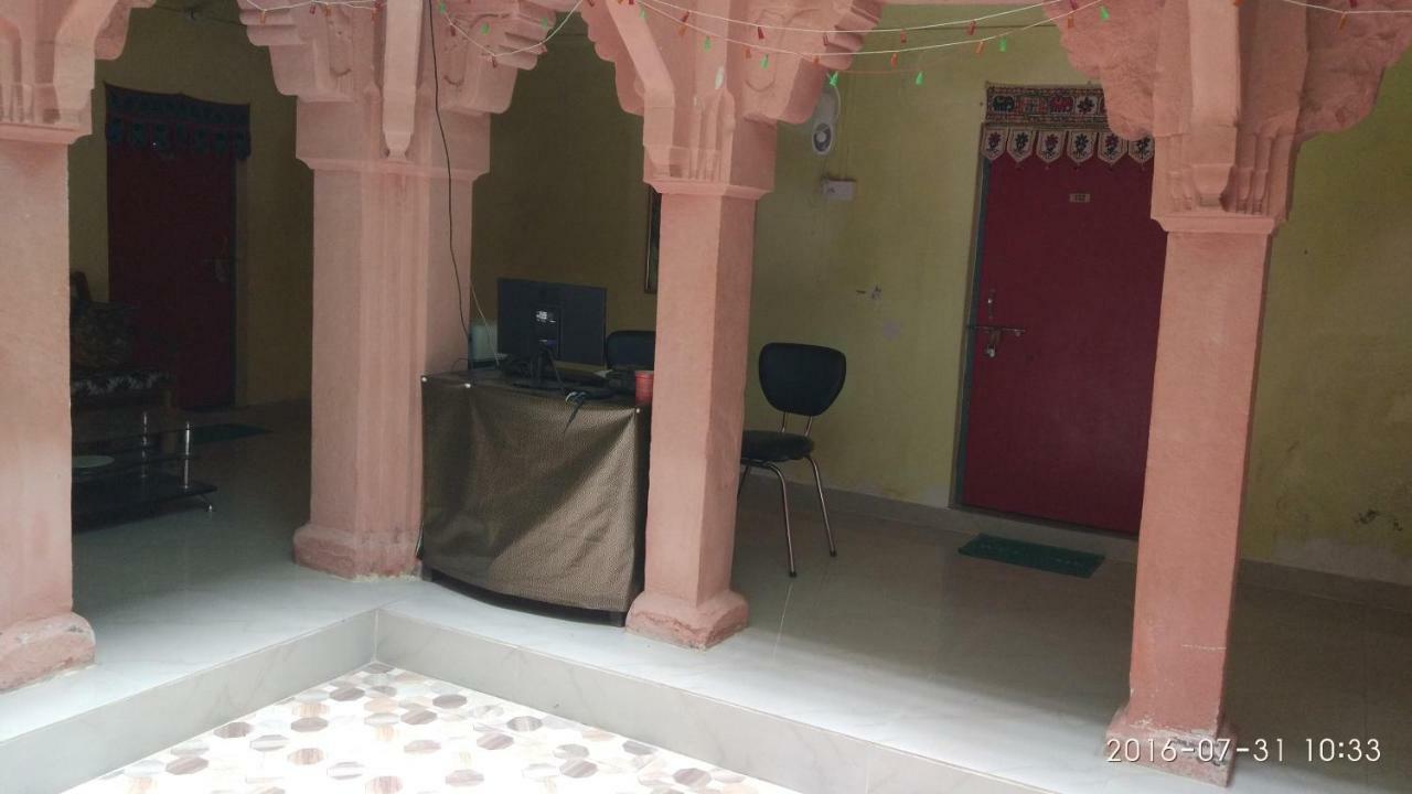 Radha Krishna Home Varanasi Esterno foto